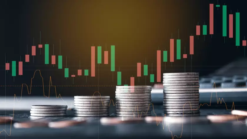 Akcie nebo hotovost?