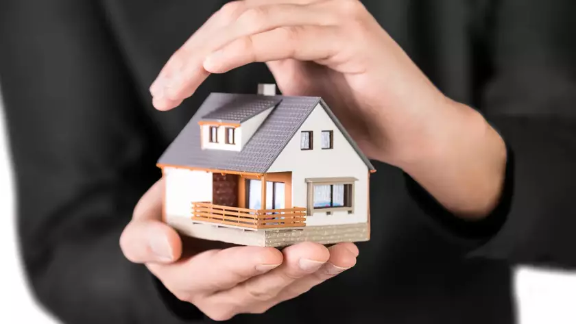 Vychytejte pojištění nemovitosti nejen na léto: Od sklepa až po soláry