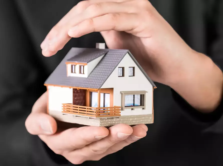 Vychytejte pojištění nemovitosti nejen na léto: Od sklepa až po soláry