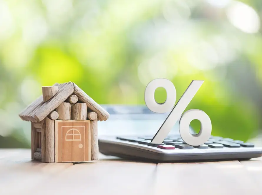 Česká ekonomika roste, inflace však drží sazby stále vysoko. Co čeká hypotéky a refinancování v příštích letech a jakou fixaci zvolit?